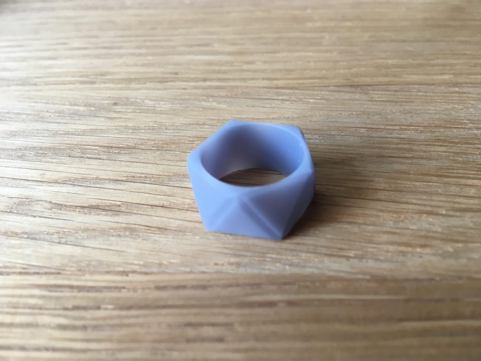 Ringgg